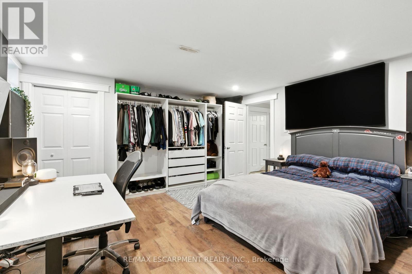 24 Meander Close, Hamilton, Ontario  L0R 1H1 - Photo 40 - X12427747