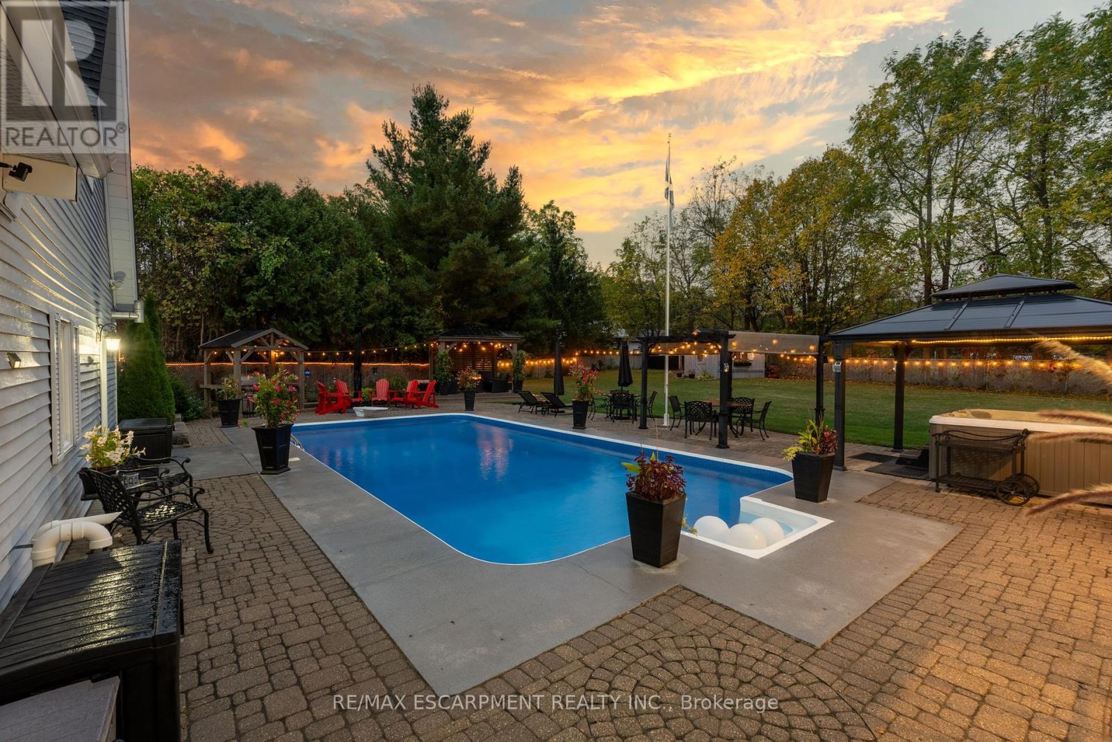 24 Meander Close, Hamilton, Ontario  L0R 1H1 - Photo 46 - X12427747