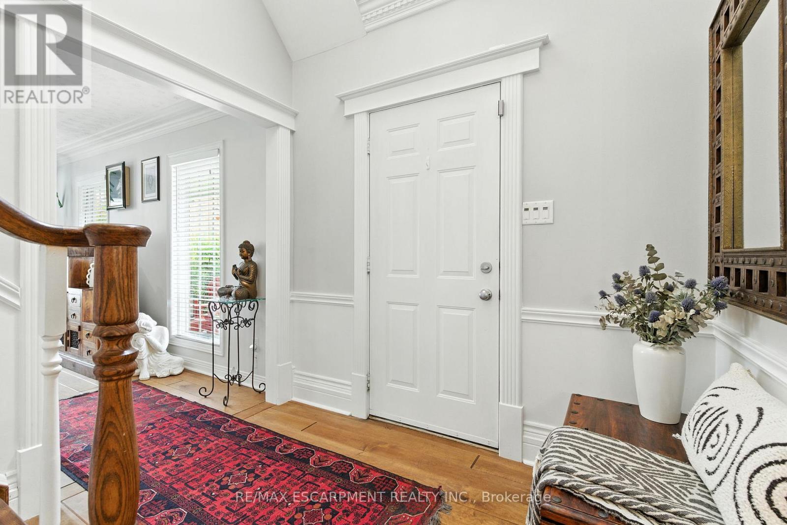 24 Meander Close, Hamilton, Ontario  L0R 1H1 - Photo 5 - X12427747