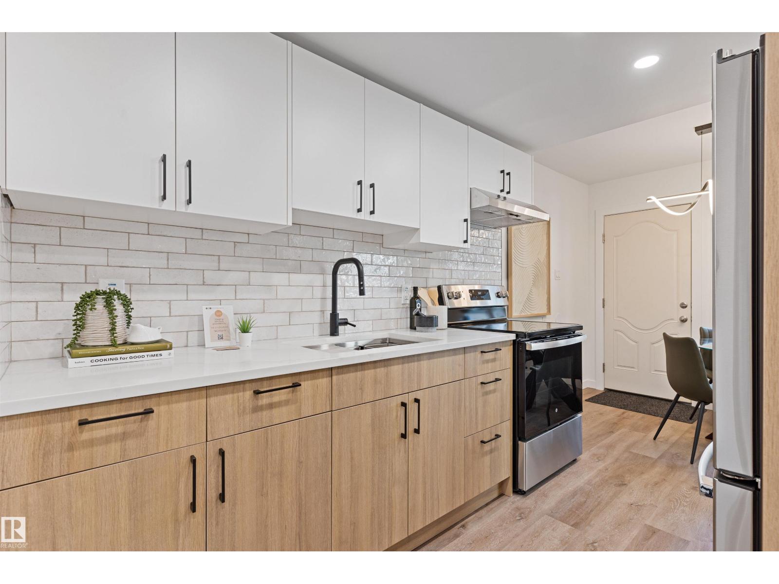 70 AMBERLY CT NW, Edmonton, Alberta