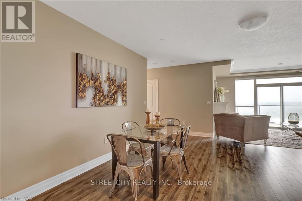 903 - 240 Villagewalk Boulevard N, London North, Ontario  N6G 0P6 - Photo 12 - X12211875