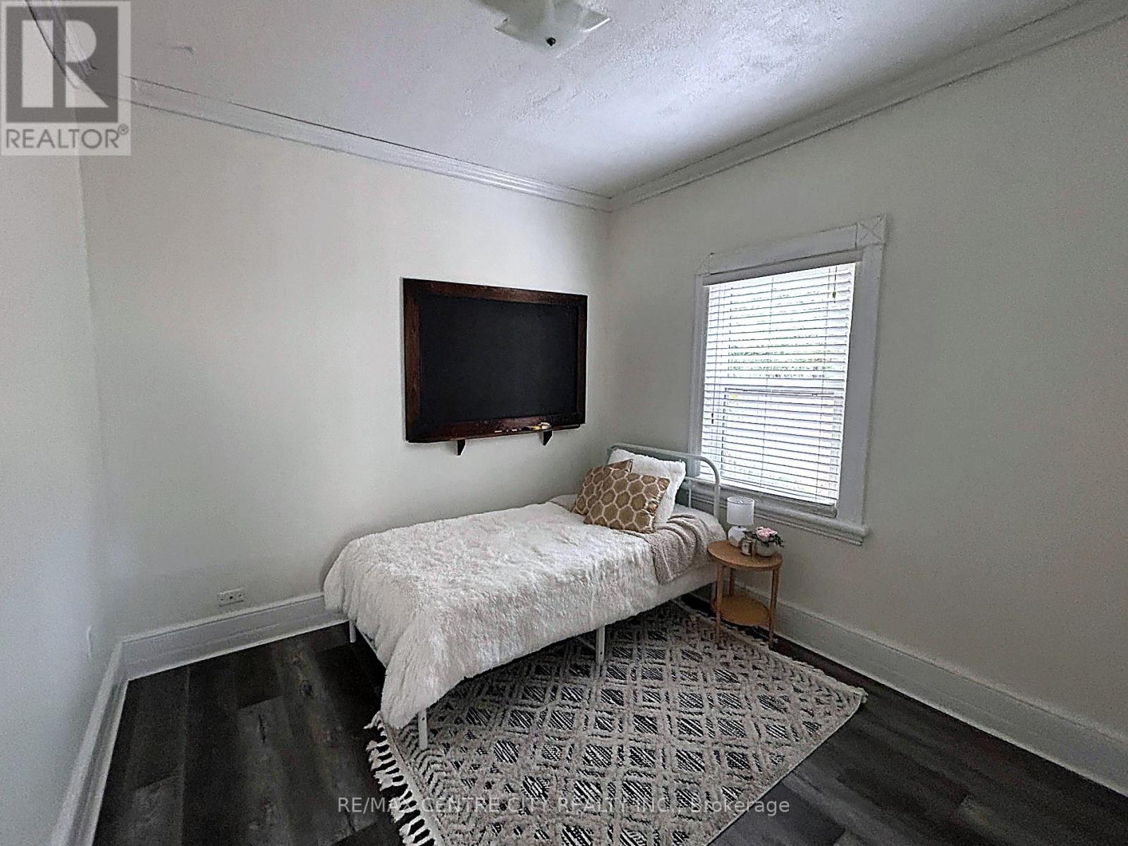 98 Oak Street, London East, Ontario  N5Z 2H6 - Photo 10 - X12388292