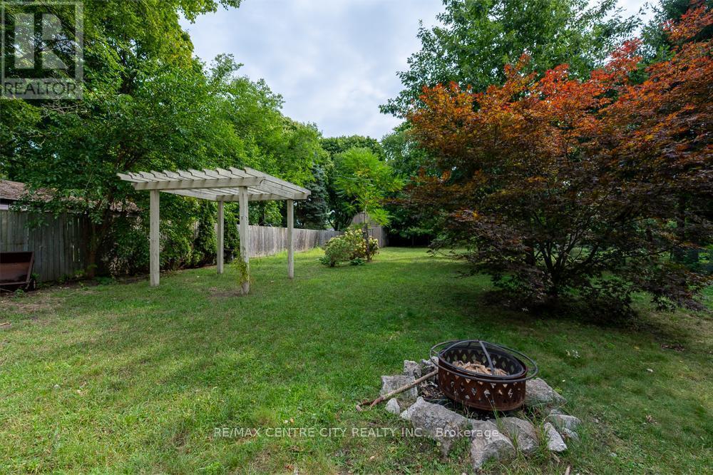 98 Oak Street, London East, Ontario  N5Z 2H6 - Photo 17 - X12388292