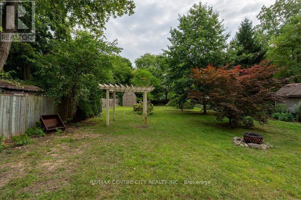 98 Oak Street, London East, Ontario  N5Z 2H6 - Photo 16 - X12388292
