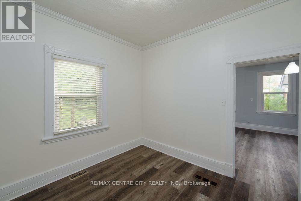 98 Oak Street, London East, Ontario  N5Z 2H6 - Photo 14 - X12388292