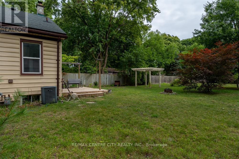 98 Oak Street, London East, Ontario  N5Z 2H6 - Photo 25 - X12388292