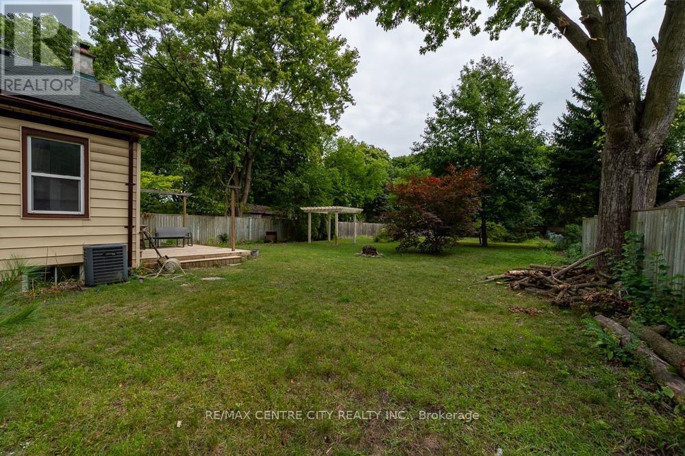 98 Oak Street, London East, Ontario  N5Z 2H6 - Photo 26 - X12388292