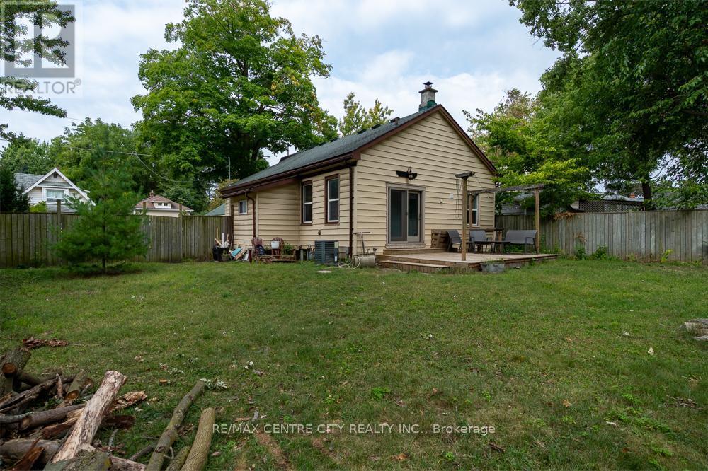 98 Oak Street, London East, Ontario  N5Z 2H6 - Photo 24 - X12388292