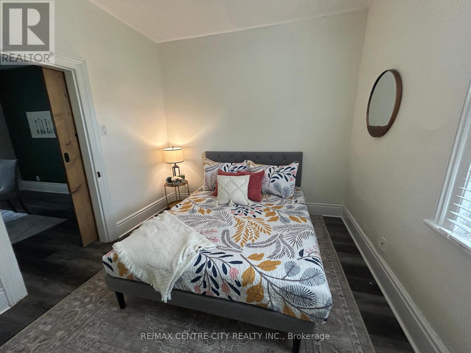 98 Oak Street, London East, Ontario  N5Z 2H6 - Photo 8 - X12388292