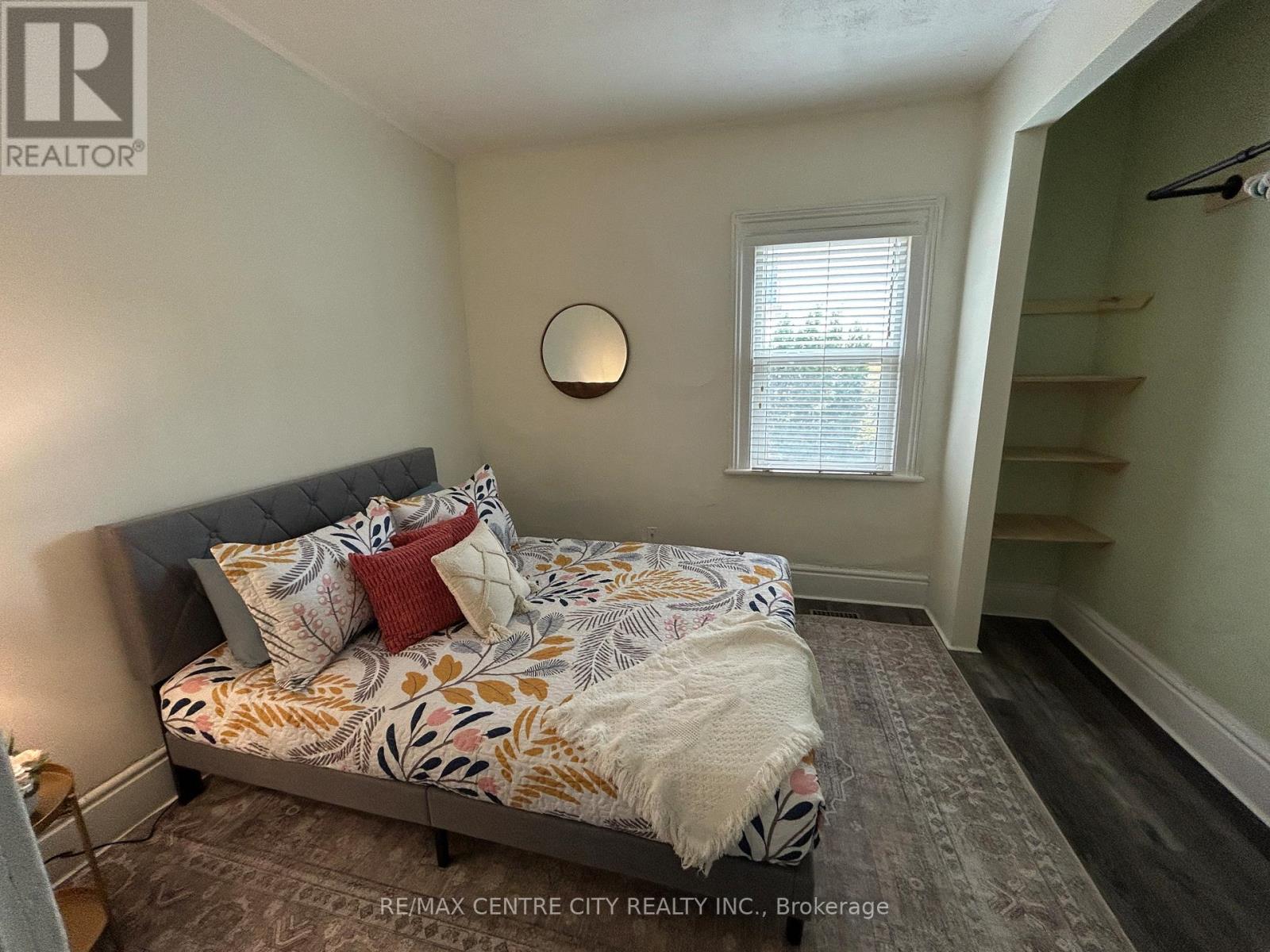 98 Oak Street, London East, Ontario  N5Z 2H6 - Photo 6 - X12388292