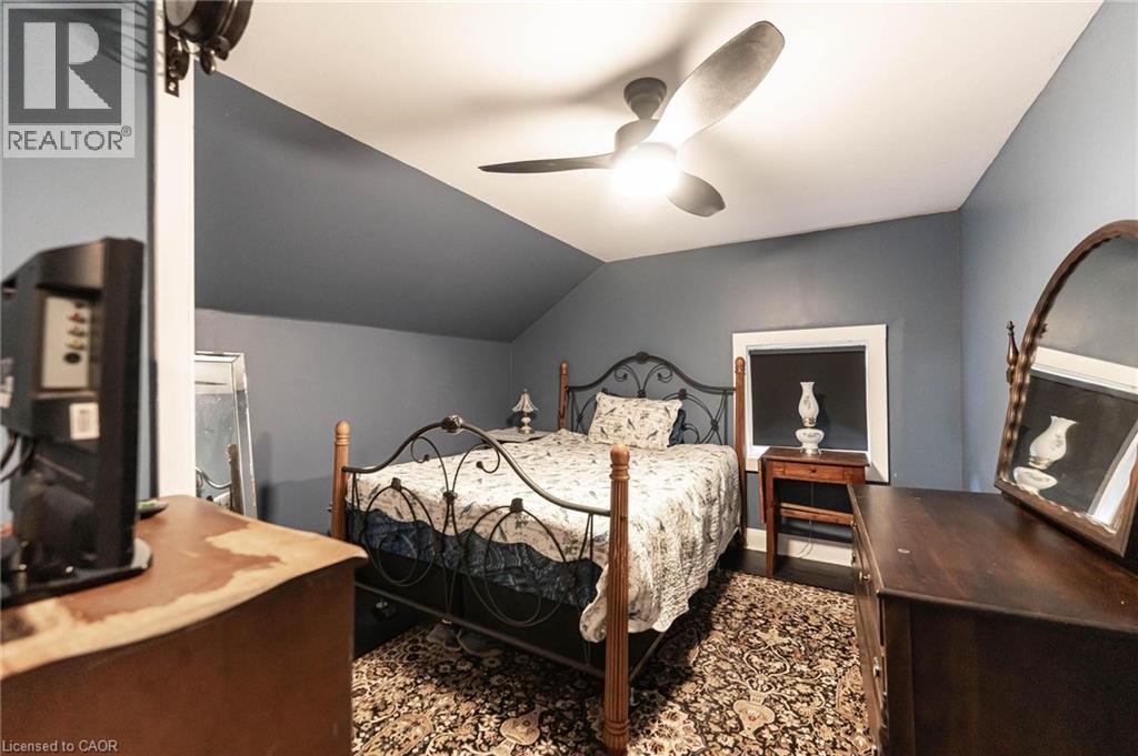 11 Elmwood Avenue, St. Catharines, Ontario  L2R 2T5 - Photo 21 - 40765016