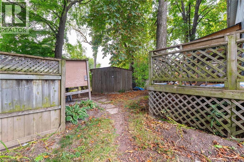 11 Elmwood Avenue, St. Catharines, Ontario  L2R 2T5 - Photo 33 - 40765016