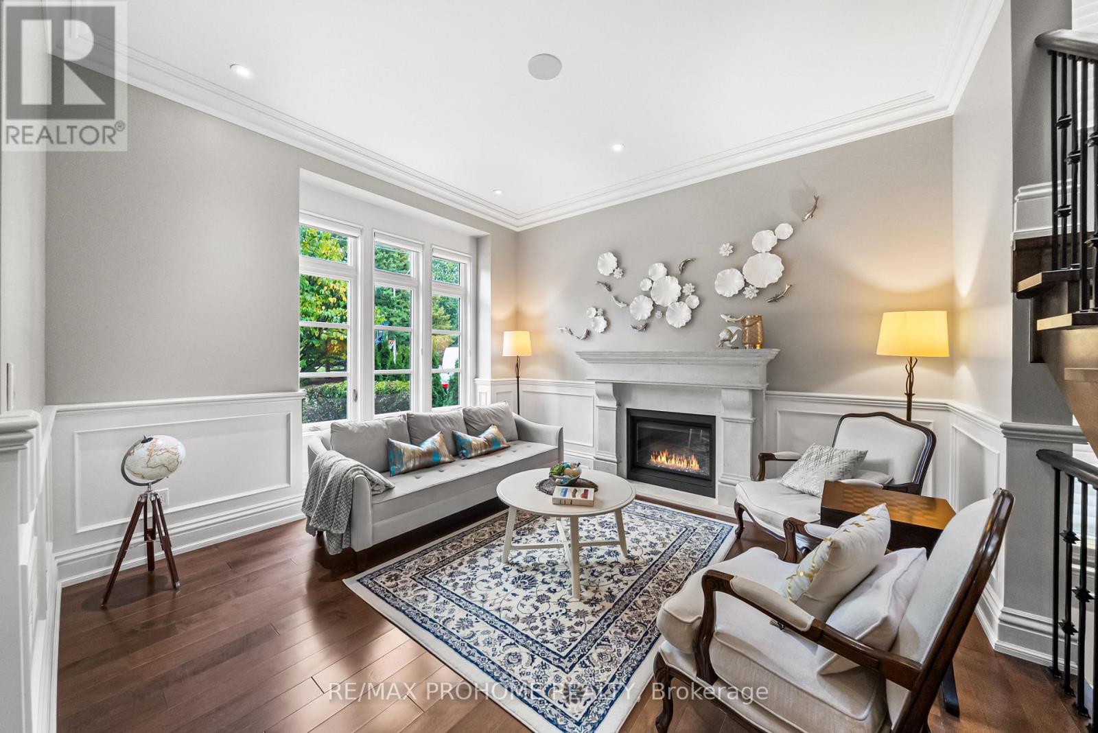38 Park Crescent, Richmond Hill, Ontario  L4E 3J4 - Photo 6 - N12426790