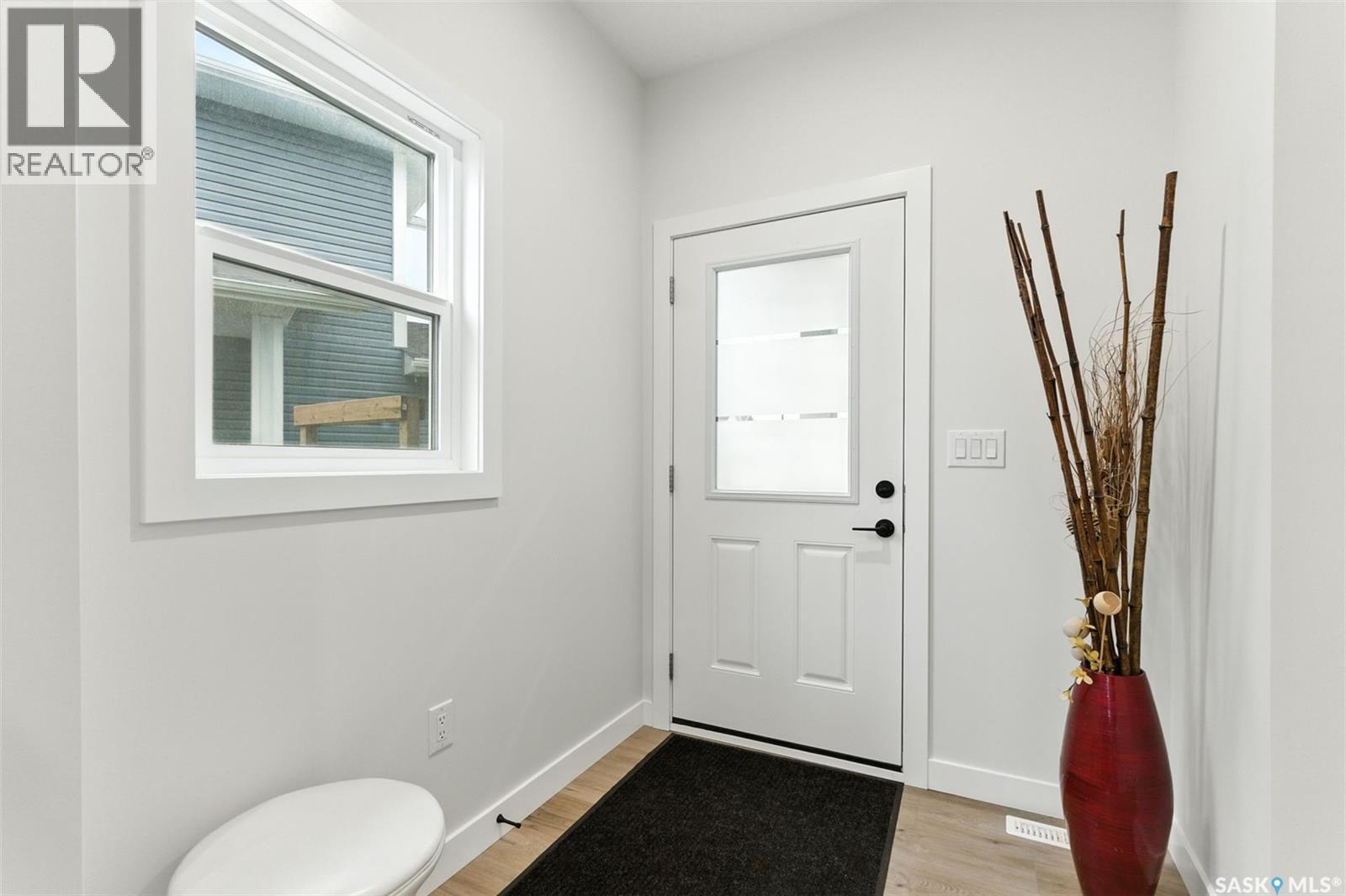 227 Prasad Manor, Saskatoon, Saskatchewan  S7V 1L4 - Photo 3 - SK019429