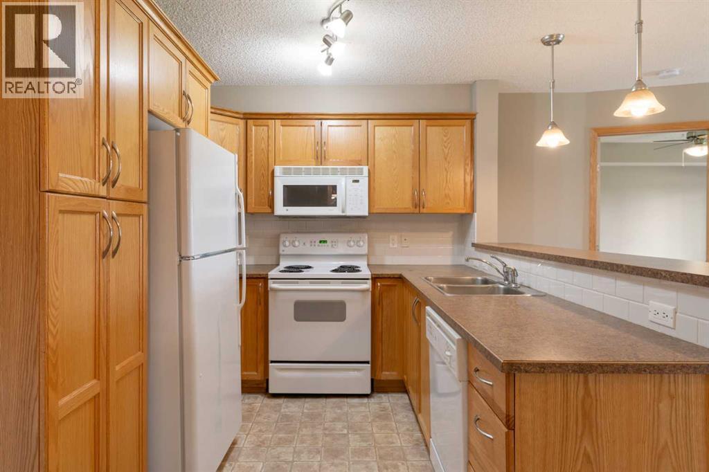 116, 390 Marina Drive, Chestermere, Alberta  T1X 1W6 - Photo 11 - A2236043