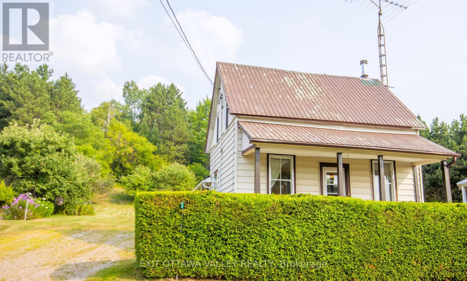 53 BURCHAT STREET, Madawaska Valley, Ontario