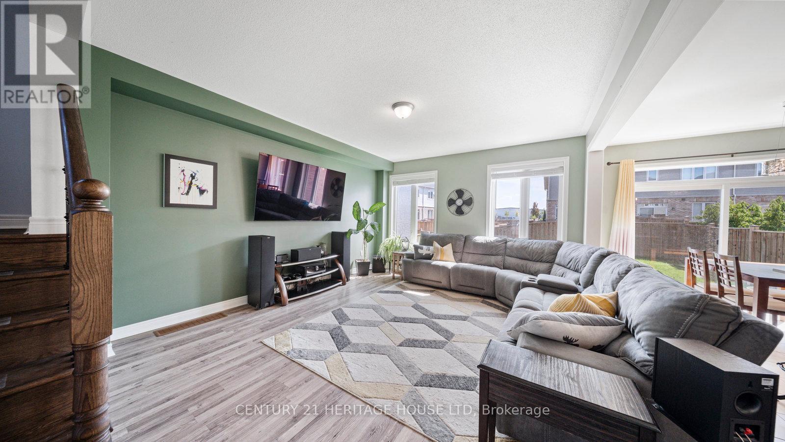 119 Barlow Place, Brant (Paris), Ontario  N3L 0G8 - Photo 4 - X12427765