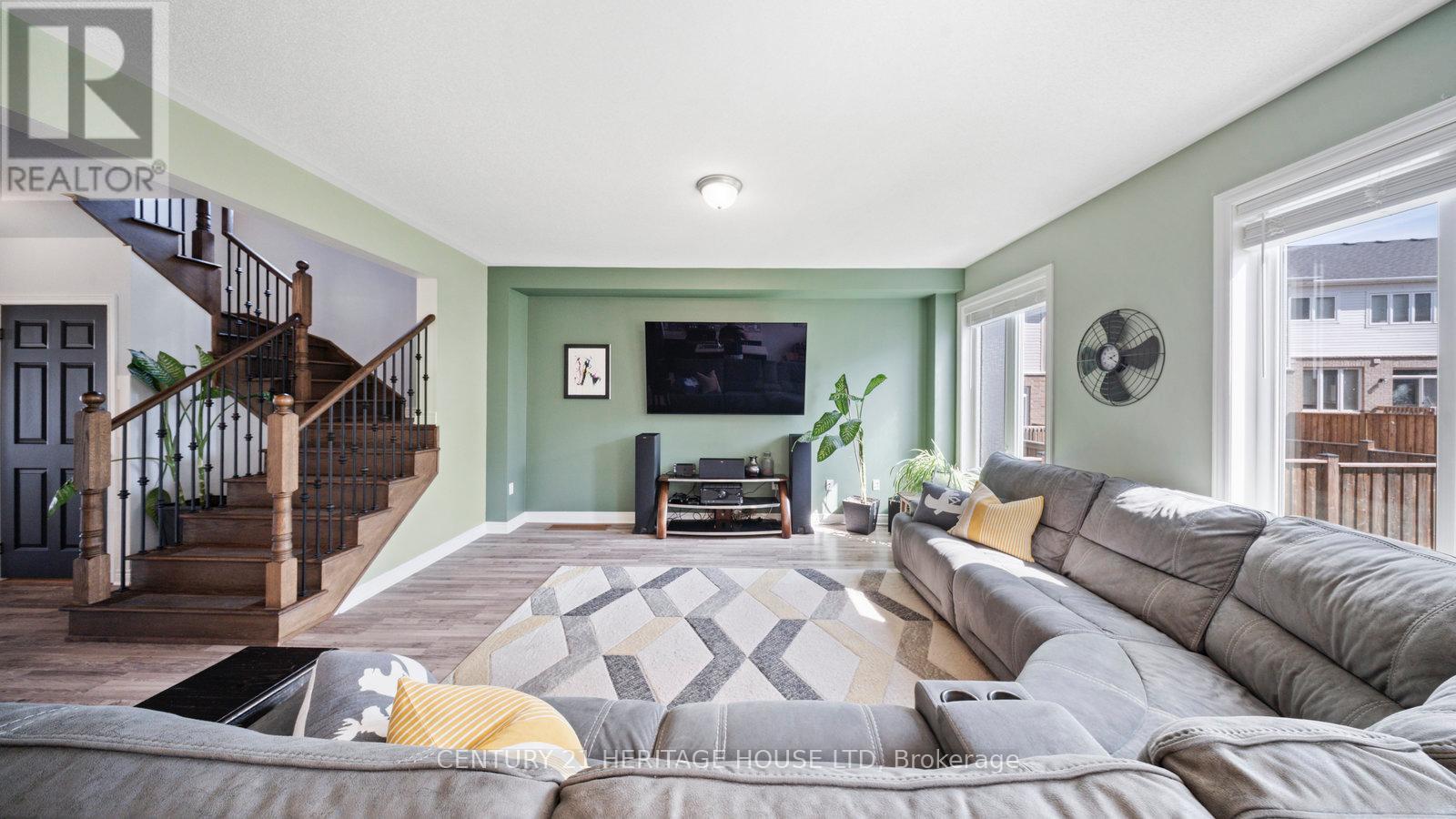 119 Barlow Place, Brant (Paris), Ontario  N3L 0G8 - Photo 5 - X12427765