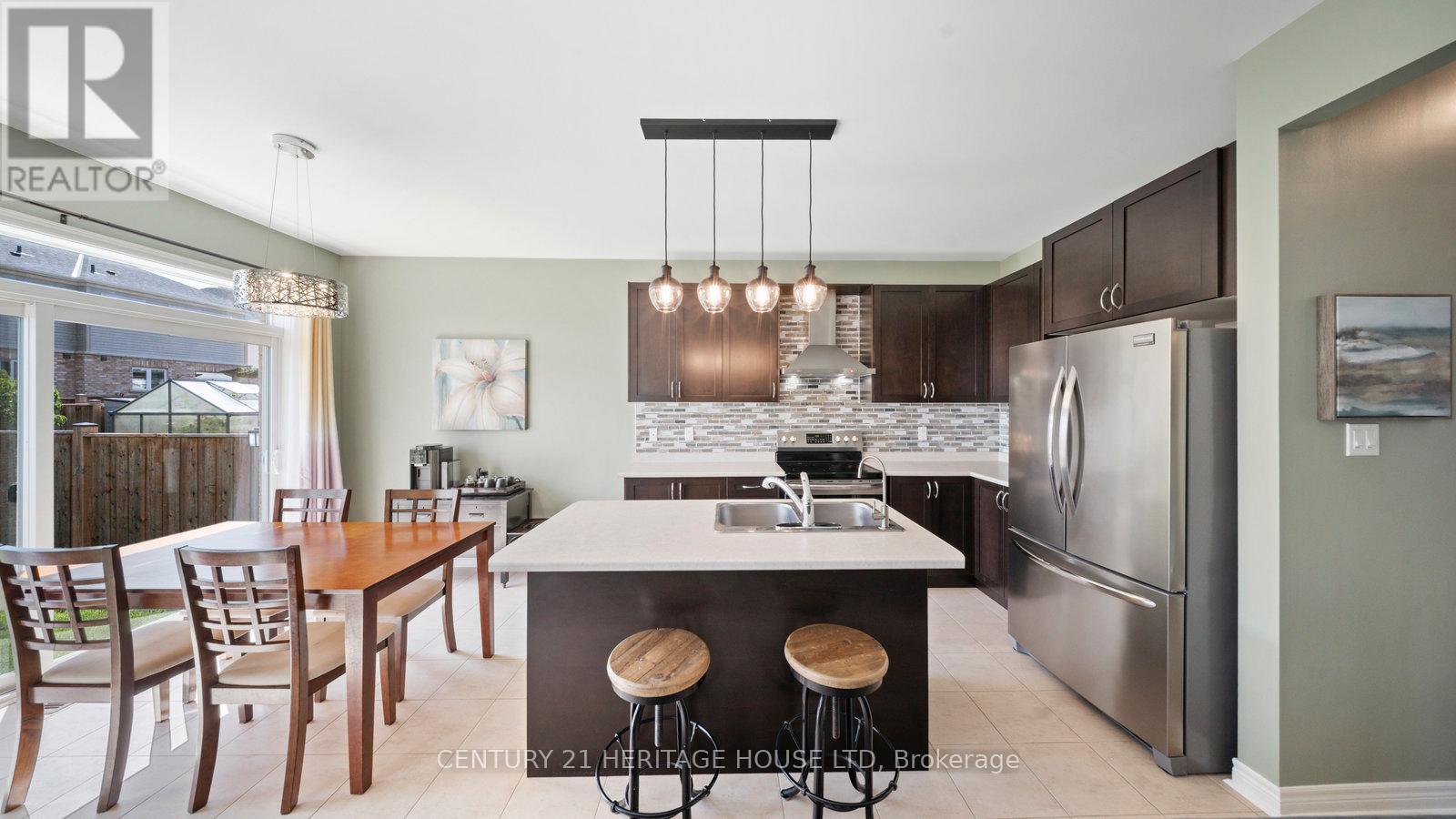 119 Barlow Place, Brant (Paris), Ontario  N3L 0G8 - Photo 9 - X12427765