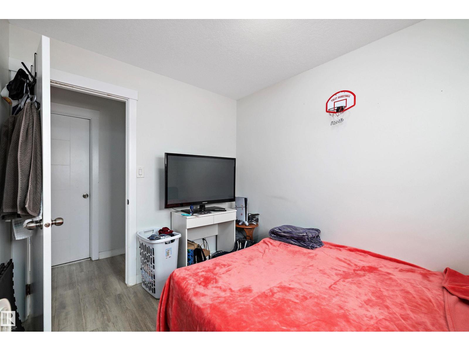 10229/10231 159 St Nw, Edmonton, Alberta  T5P 3A3 - Photo 16 - E4459572