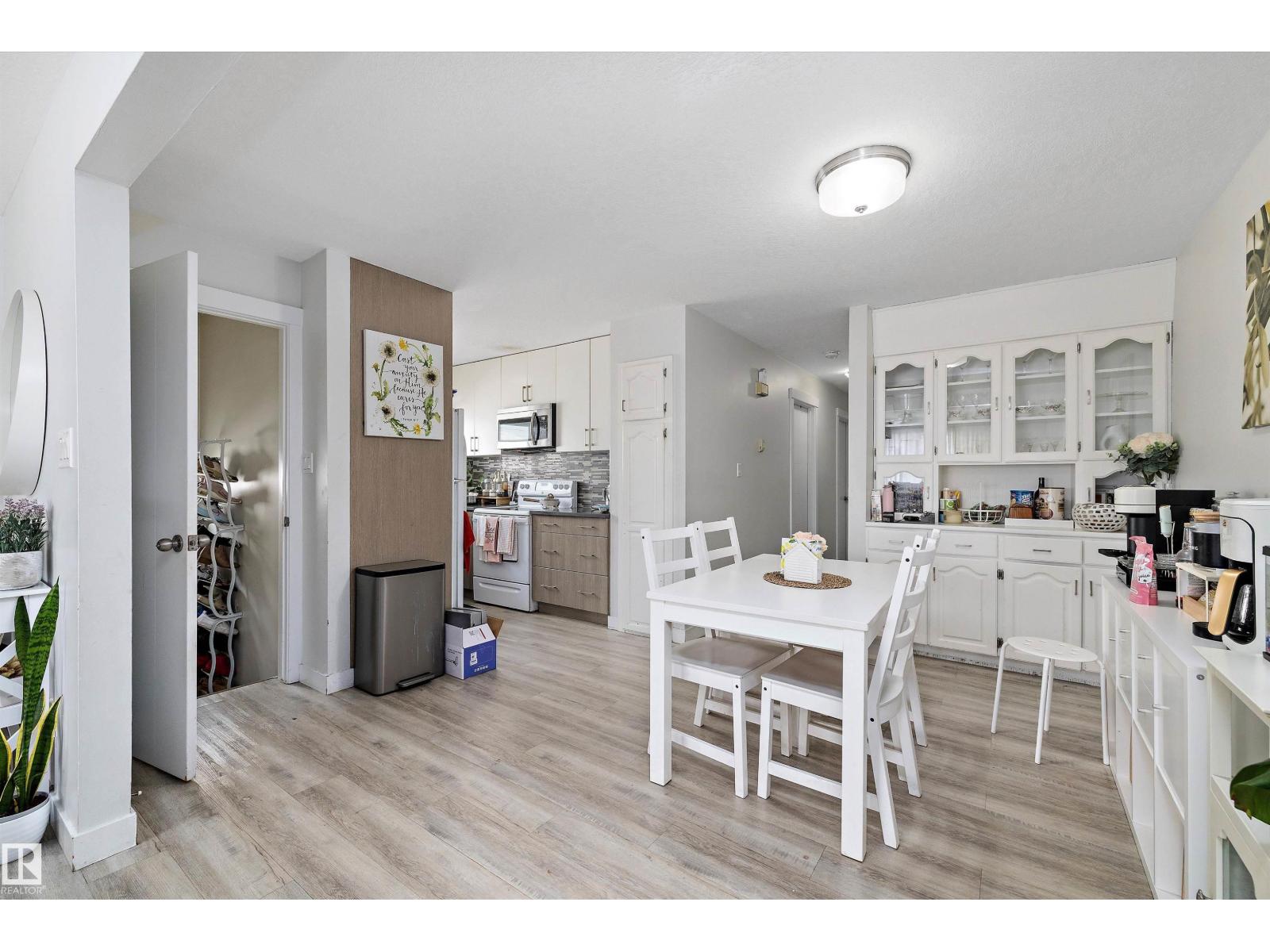 10229/10231 159 St Nw, Edmonton, Alberta  T5P 3A3 - Photo 5 - E4459572