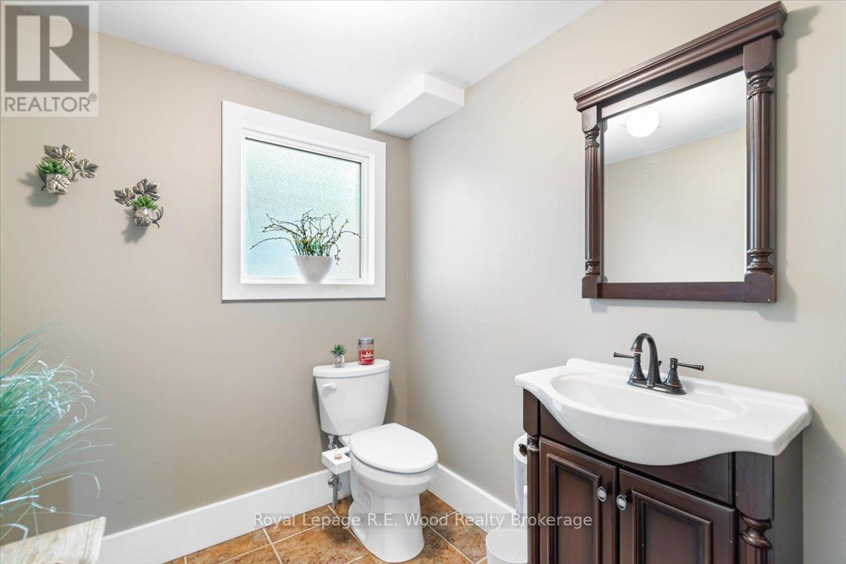 Photo 17 at 32 Devon Court, Tillsonburg Photo 17 at 32 Devon Court, Tillsonburg