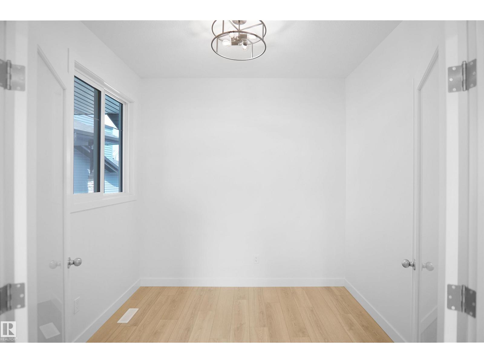 22007 81 Av Nw, Edmonton, Alberta  T5T 7H9 - Photo 6 - E4452338