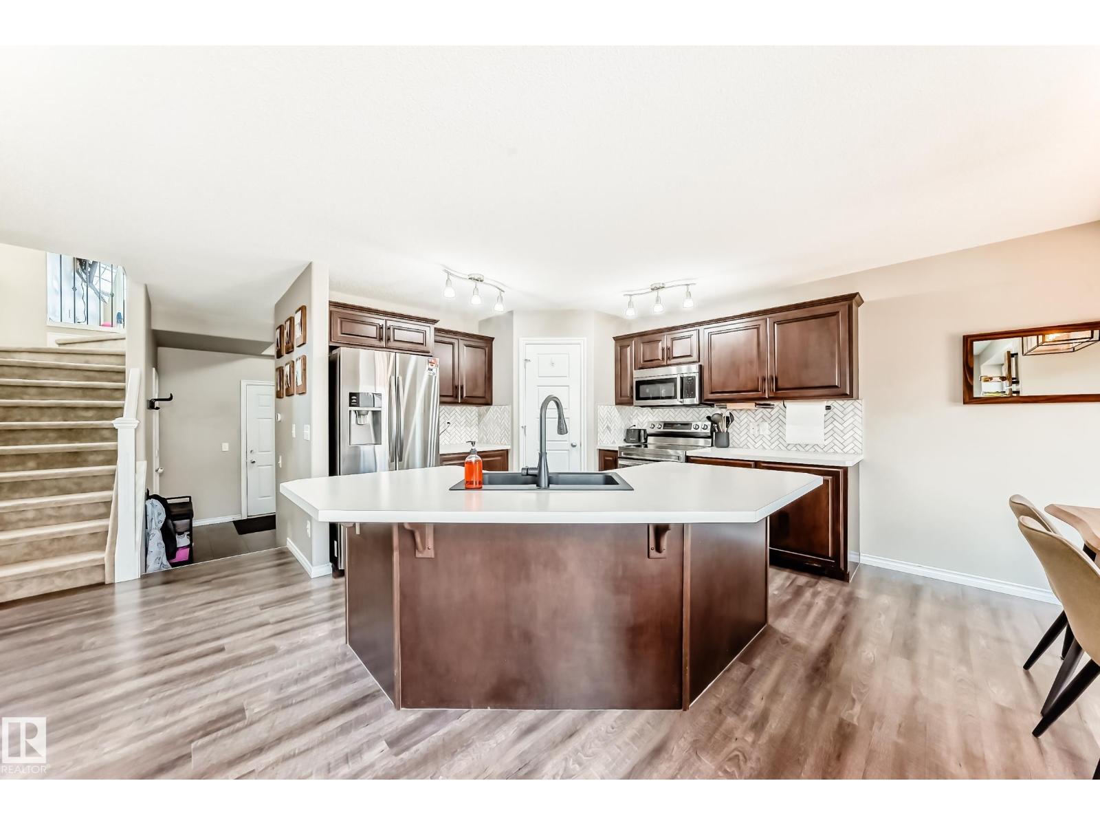 2105 32a St Nw, Edmonton, Alberta  T6T 0K9 - Photo 10 - E4459574