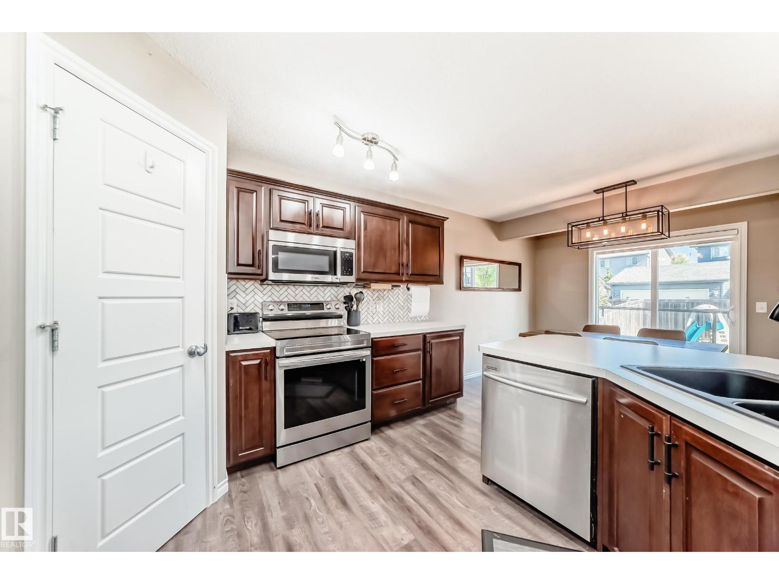 2105 32a St Nw, Edmonton, Alberta  T6T 0K9 - Photo 12 - E4459574