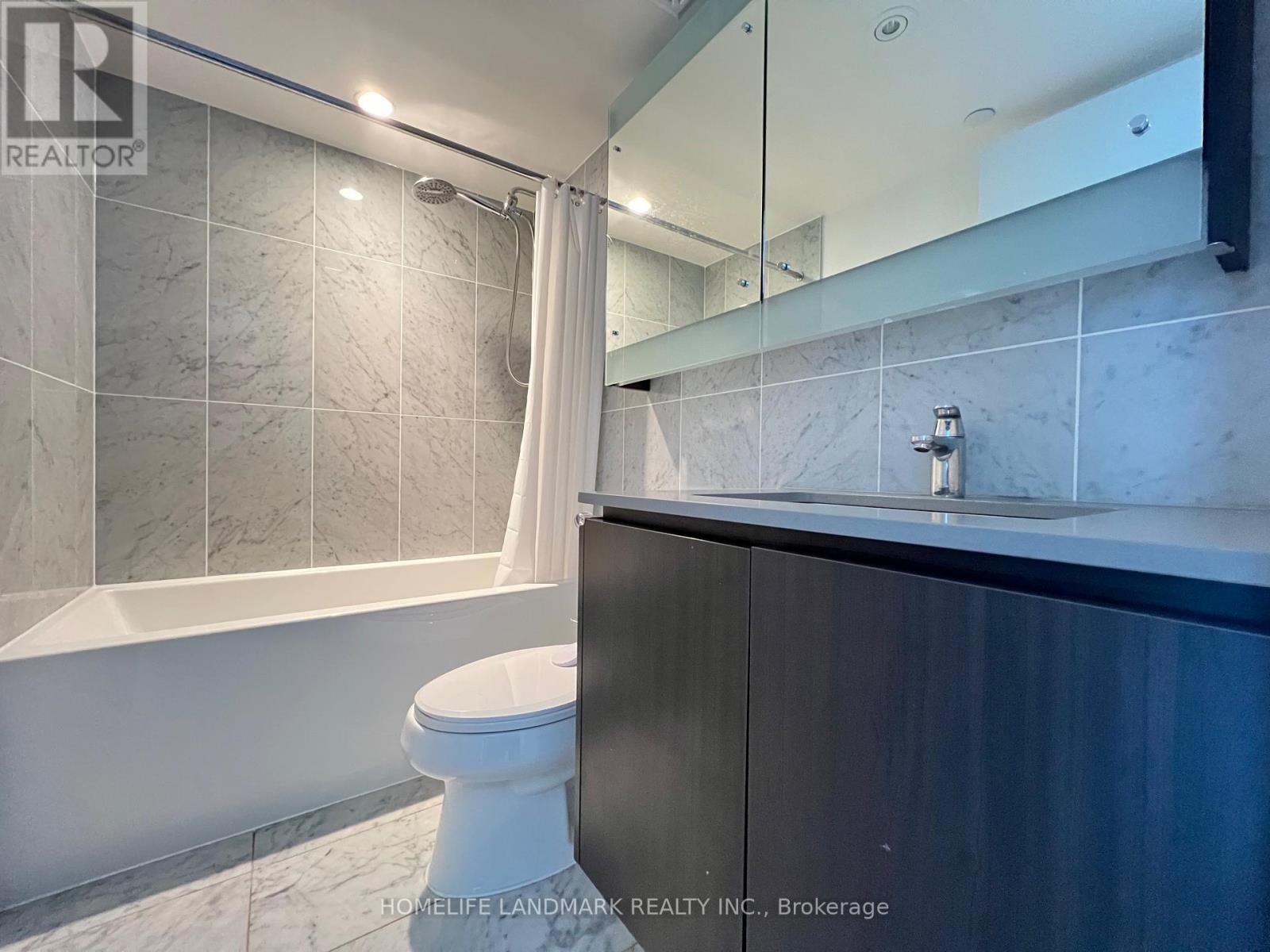 2612 - 70 Queens Wharf Road, Toronto, Ontario  M5V 0J2 - Photo 8 - C12427786