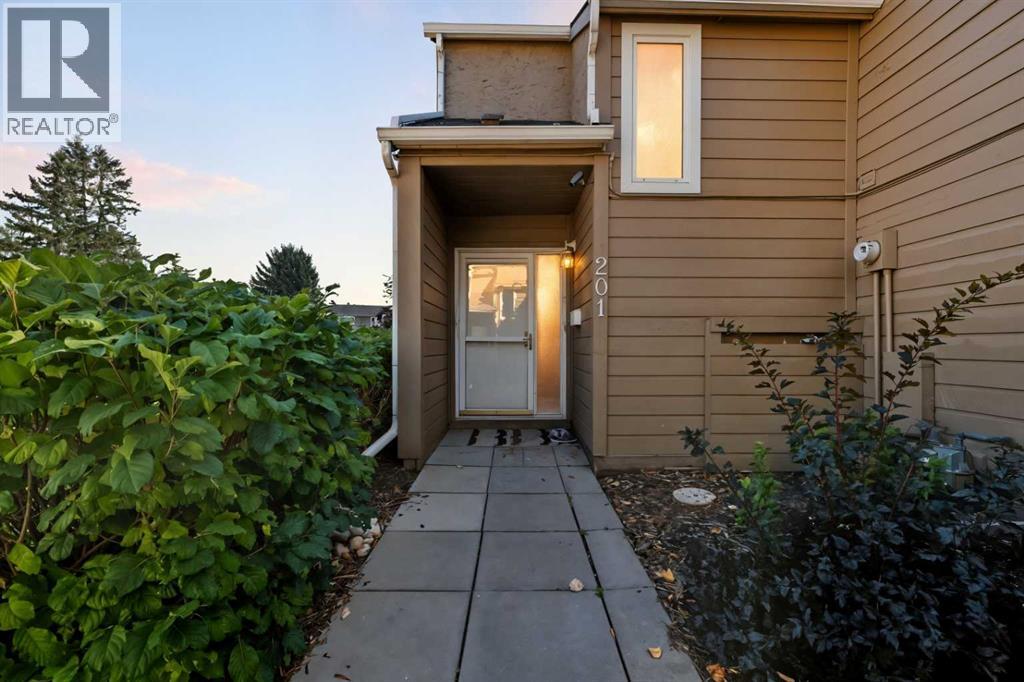 201, 829 Coach Bluff Crescent SW, Calgary, Alberta