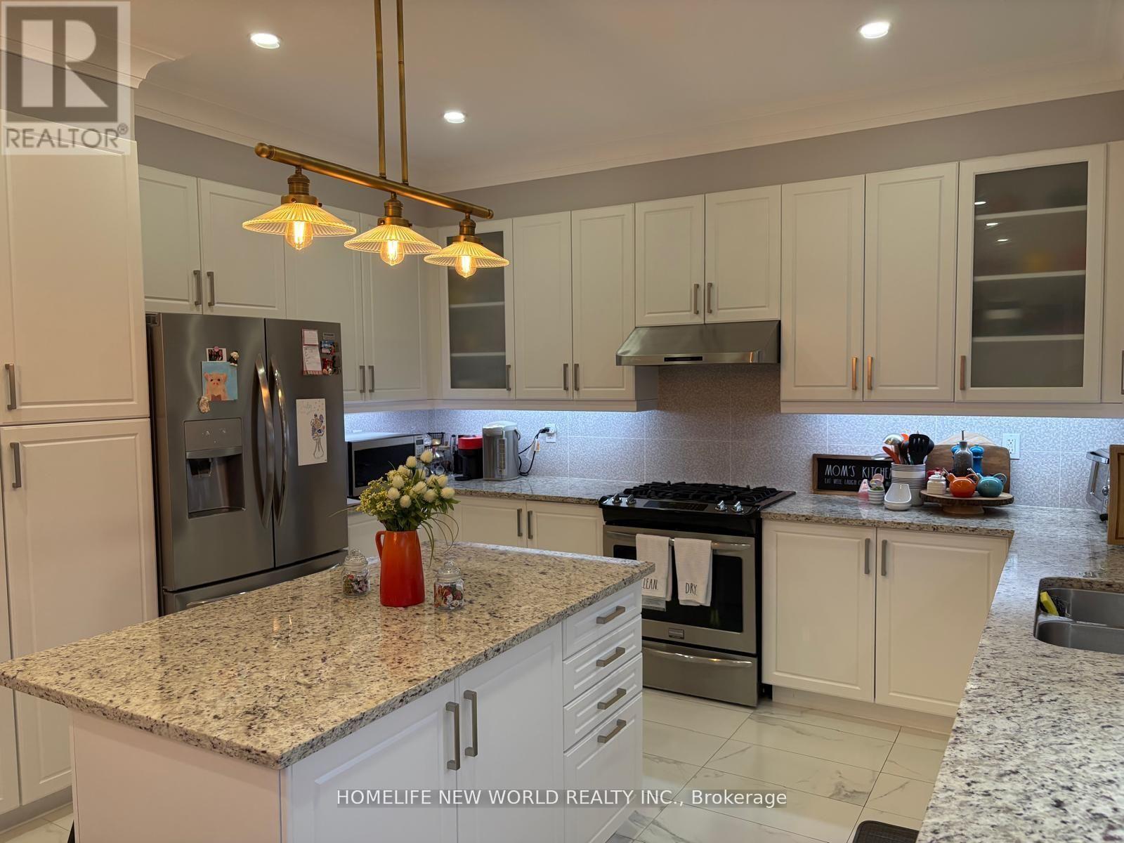 143 Mondial Crescent, East Gwillimbury, Ontario  L9N 0S1 - Photo 11 - N12427785