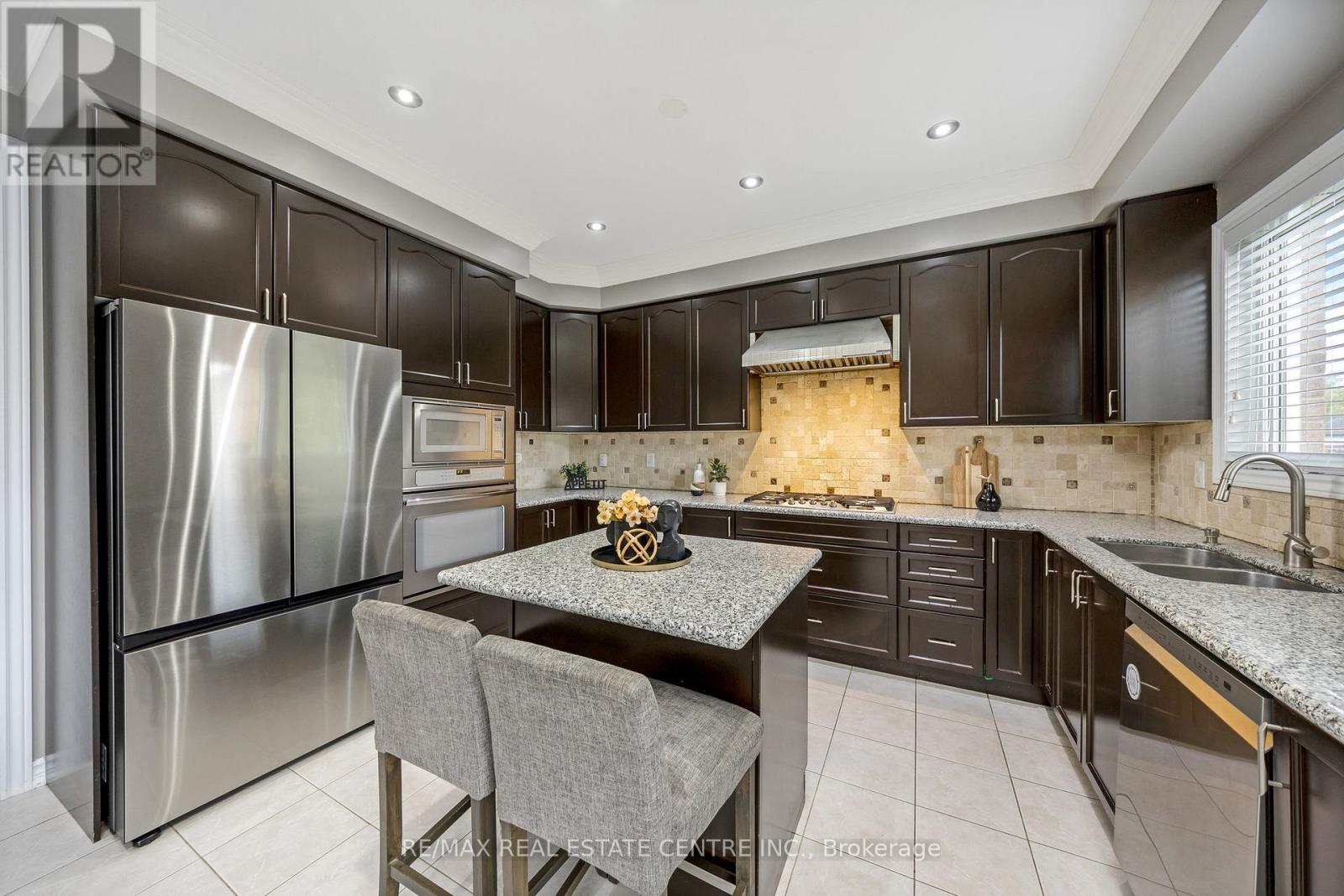 1244 Ruddy Crescent, Milton, Ontario  L9T 8M2 - Photo 14 - W12427778