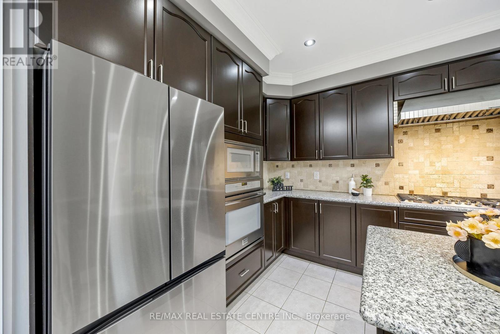 1244 Ruddy Crescent, Milton, Ontario  L9T 8M2 - Photo 16 - W12427778