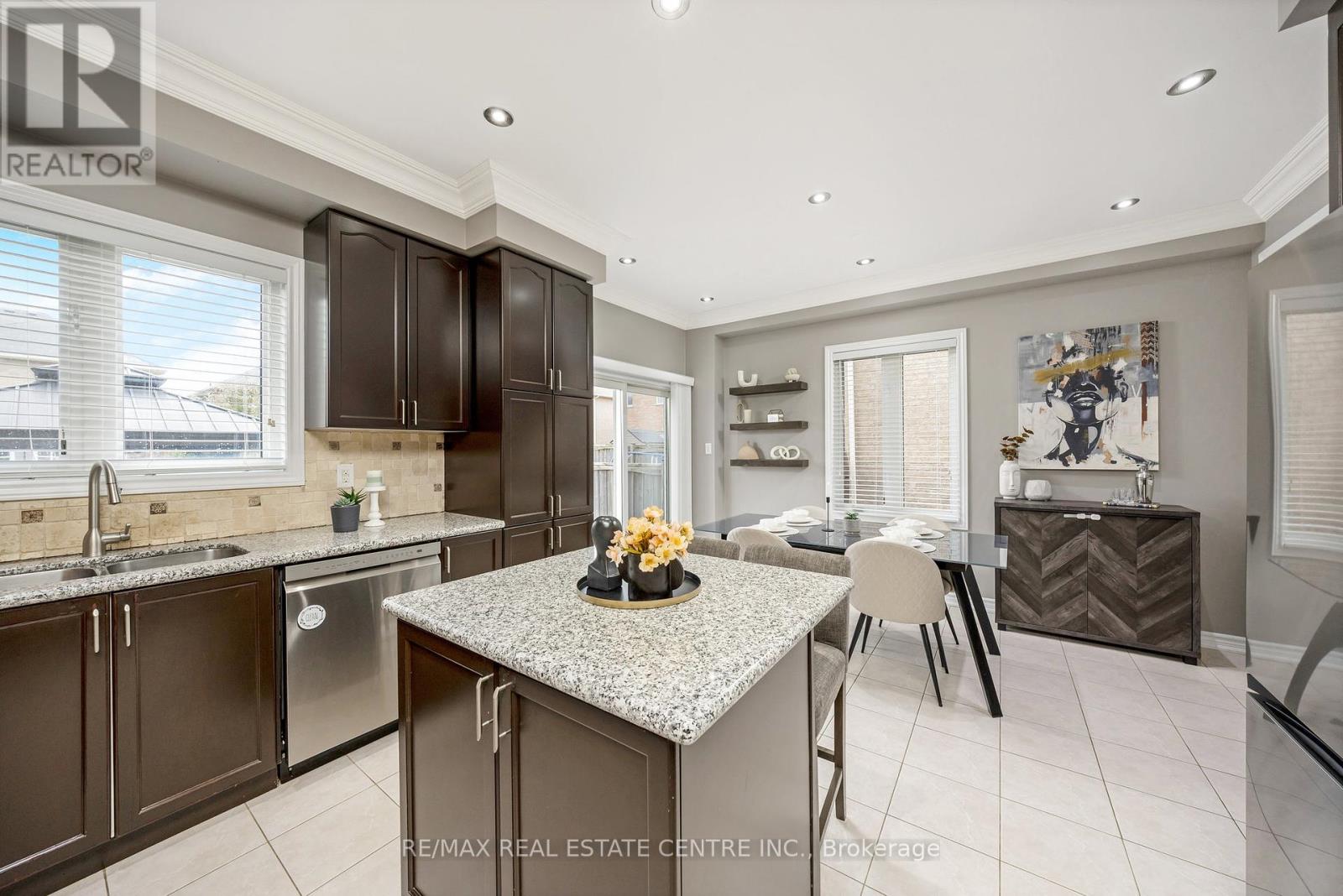 1244 Ruddy Crescent, Milton, Ontario  L9T 8M2 - Photo 18 - W12427778