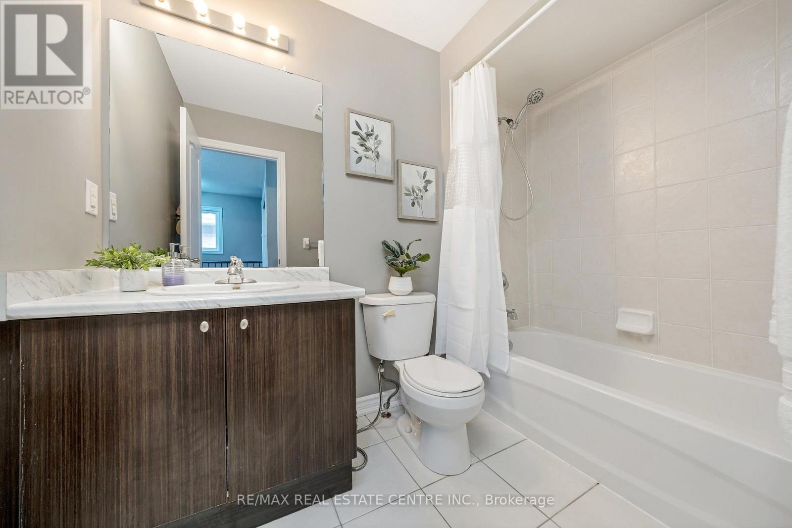 1244 Ruddy Crescent, Milton, Ontario  L9T 8M2 - Photo 26 - W12427778
