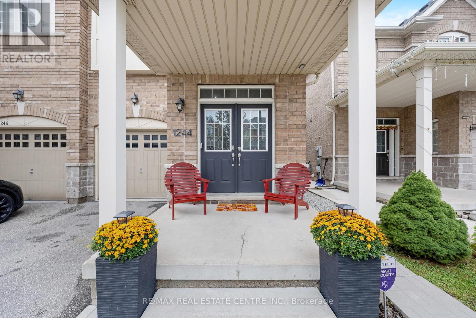 1244 Ruddy Crescent, Milton, Ontario  L9T 8M2 - Photo 3 - W12427778