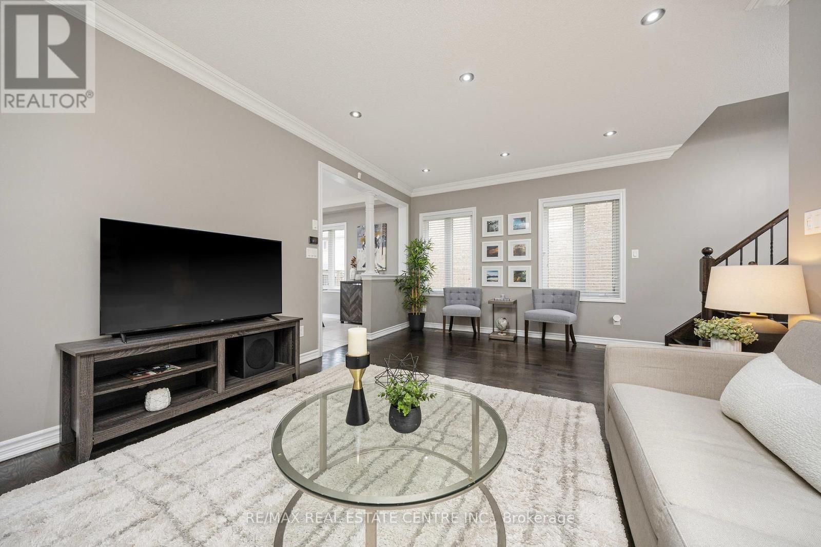 1244 Ruddy Crescent, Milton, Ontario  L9T 8M2 - Photo 7 - W12427778