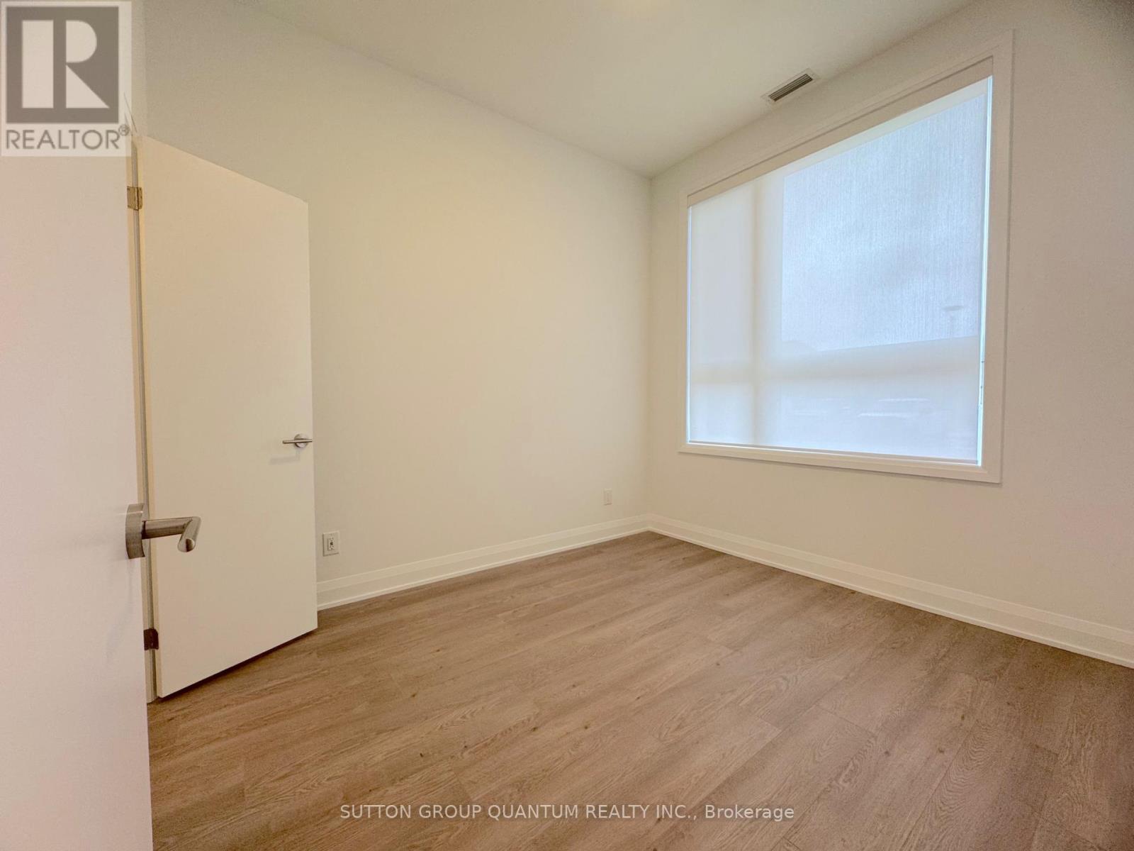 104 - 3250 Carding Mill Trail, Oakville, Ontario  L6M 1L3 - Photo 9 - W12427782