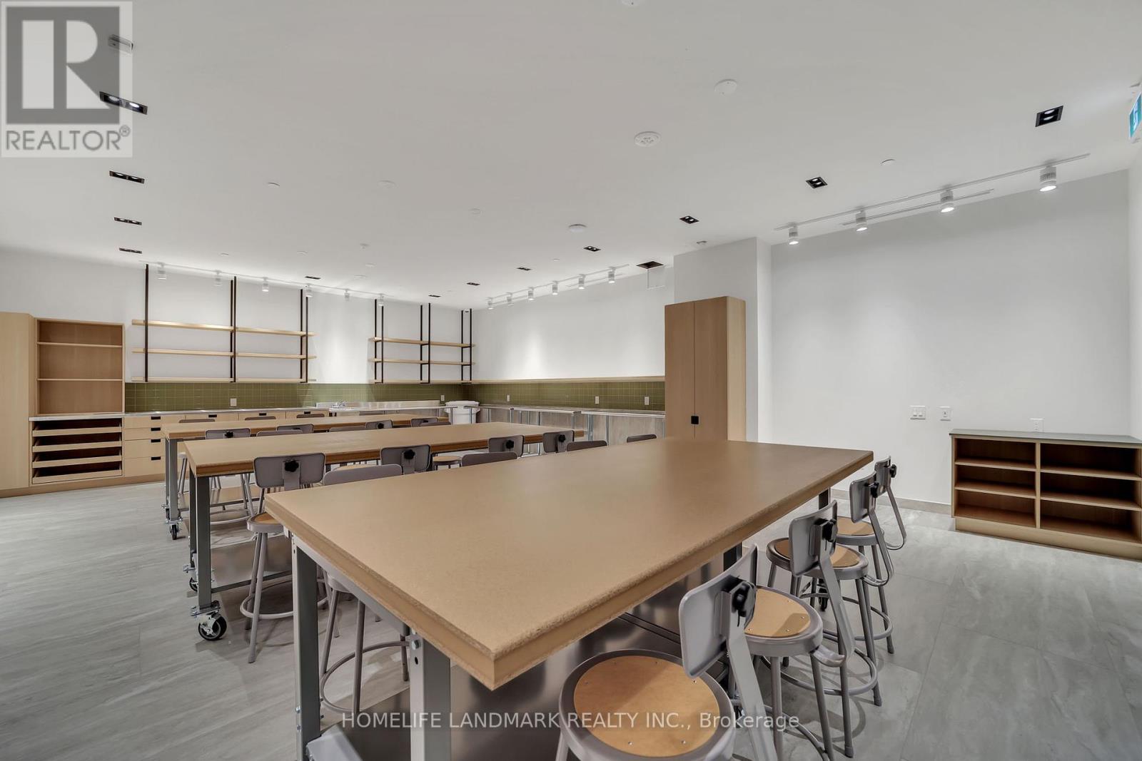 905 - 2485 Eglinton Avenue W, Mississauga, Ontario  L5M 2T1 - Photo 27 - W12427792