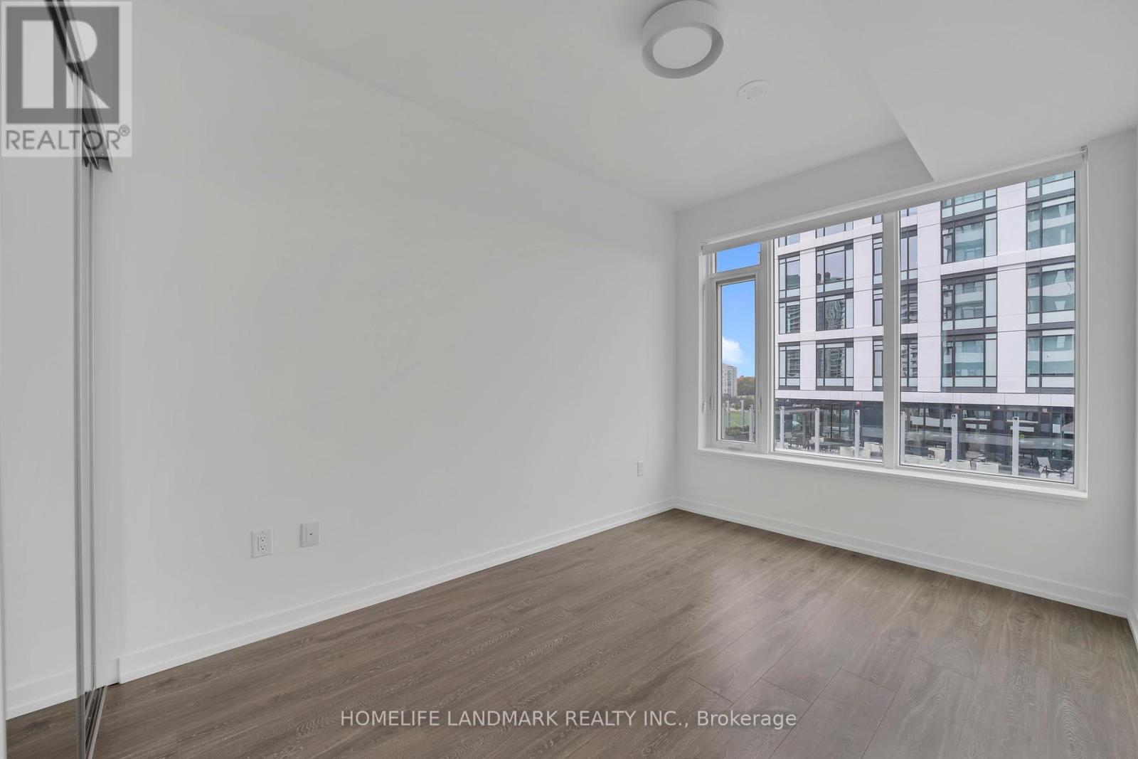 905 - 2485 Eglinton Avenue W, Mississauga, Ontario  L5M 2T1 - Photo 4 - W12427792