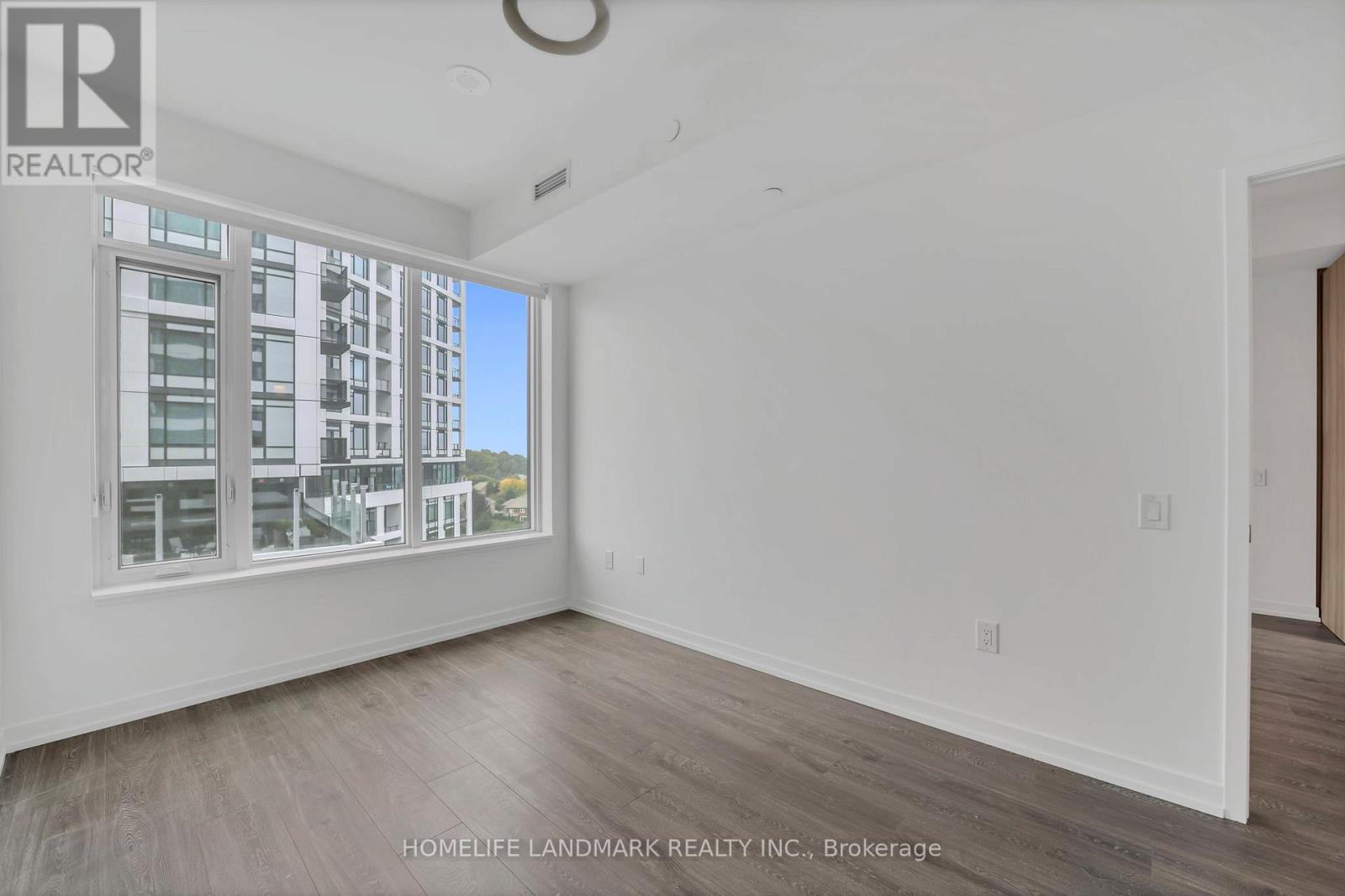 905 - 2485 Eglinton Avenue W, Mississauga, Ontario  L5M 2T1 - Photo 5 - W12427792
