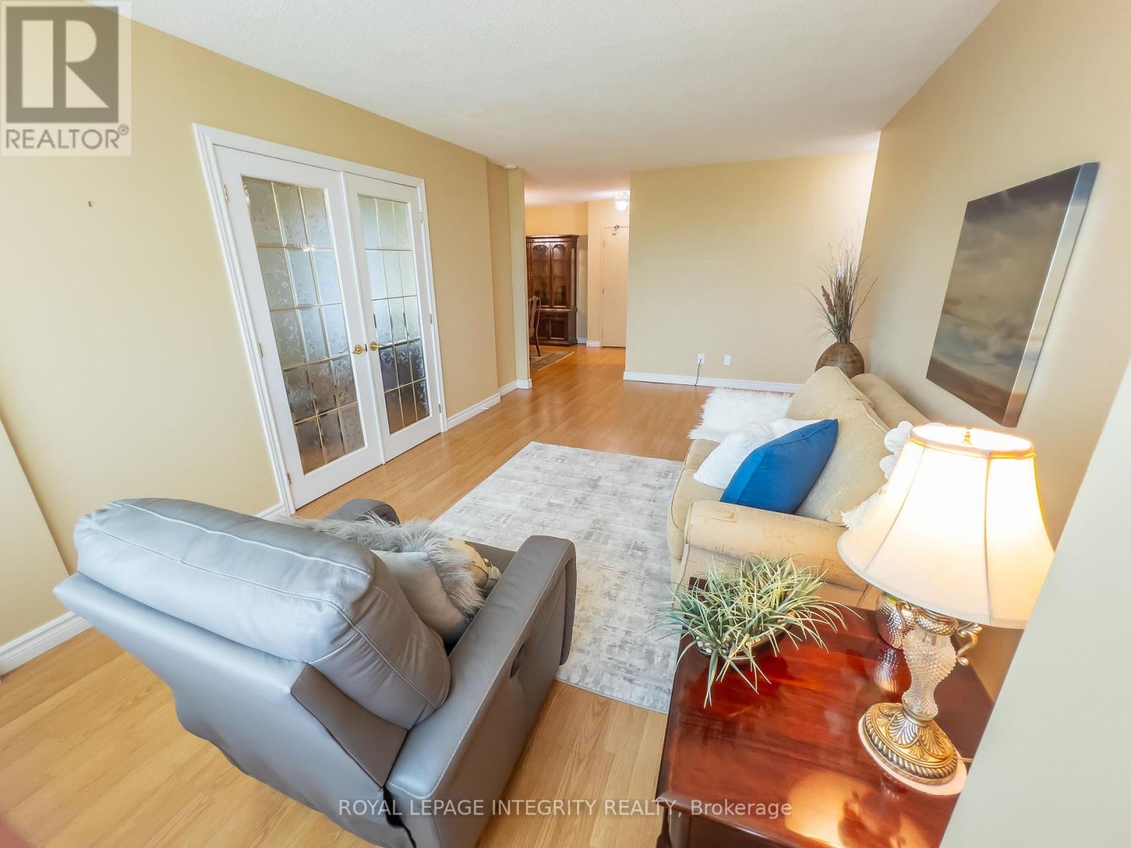 1008 - 555 Brittany Drive, Ottawa, Ontario  K1K 4C5 - Photo 14 - X12427059