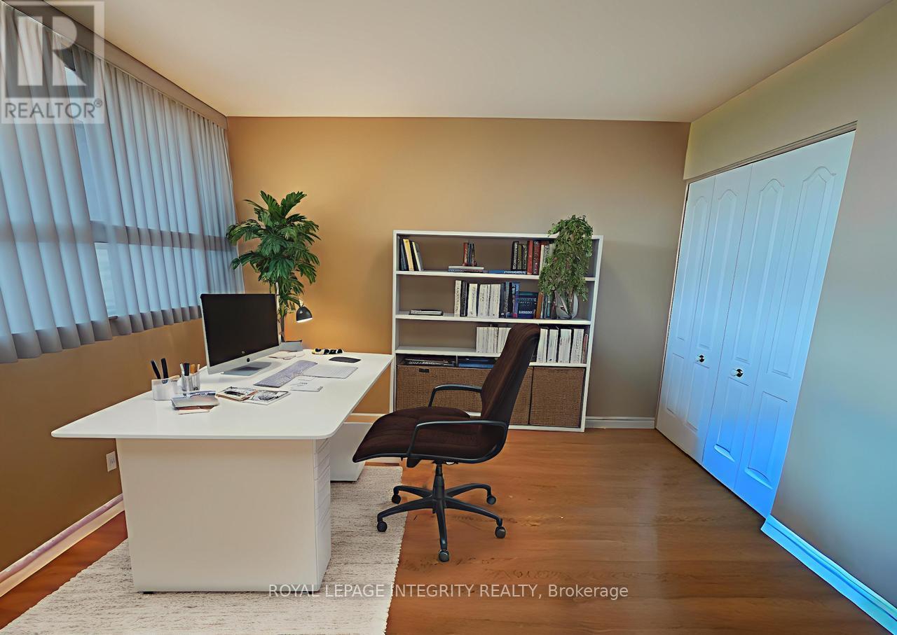 1008 - 555 Brittany Drive, Ottawa, Ontario  K1K 4C5 - Photo 17 - X12427059