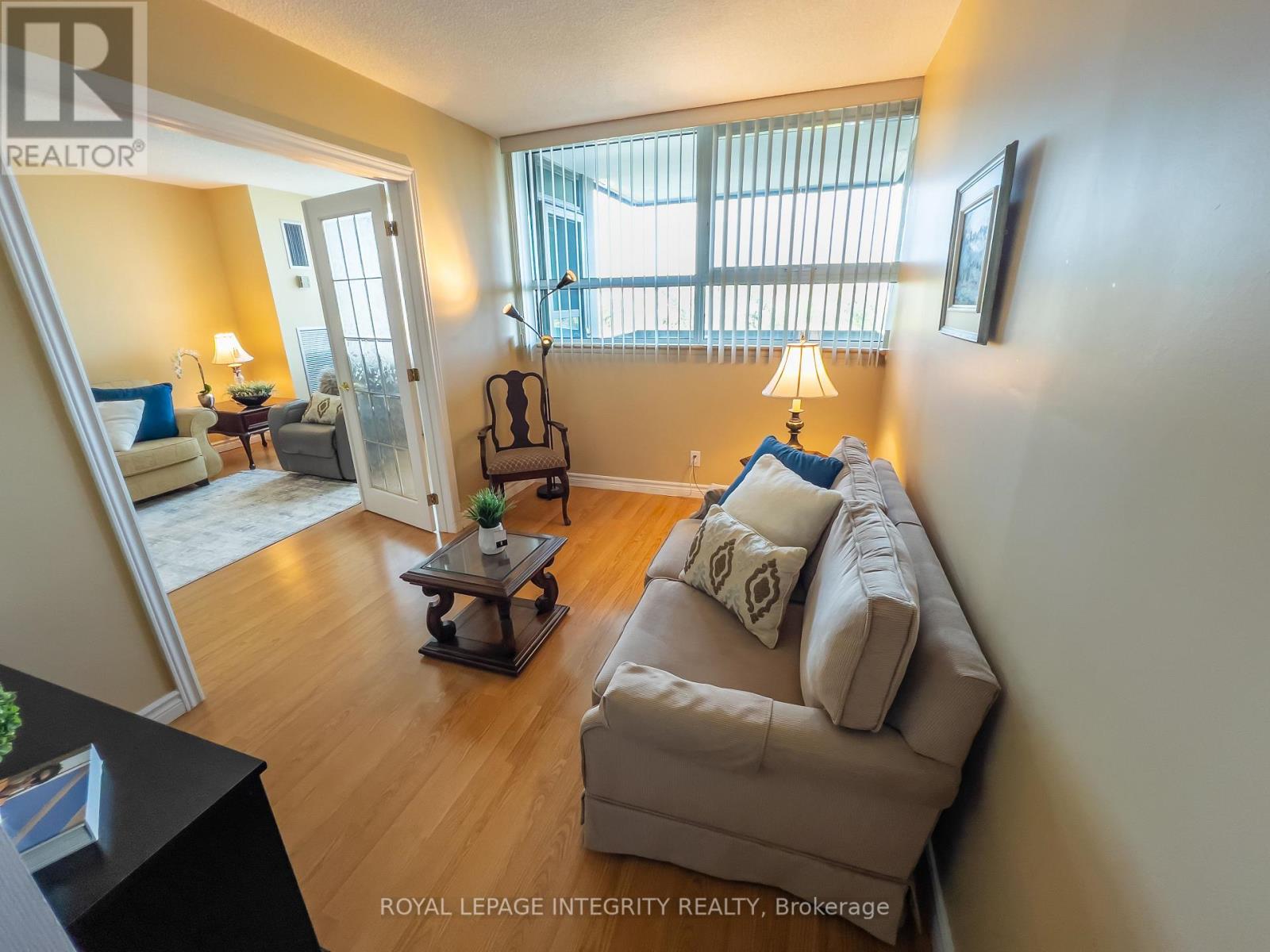 1008 - 555 Brittany Drive, Ottawa, Ontario  K1K 4C5 - Photo 19 - X12427059