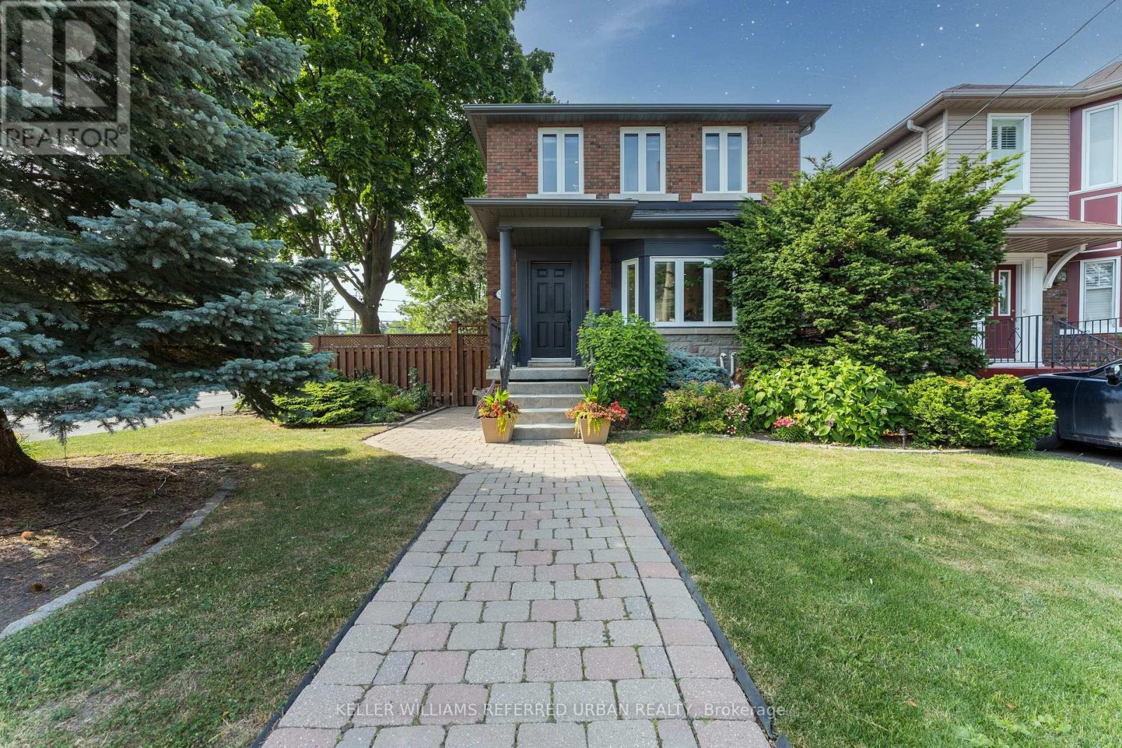 96 Glenvale Boulevard, Toronto, Ontario  M4G 2V9 - Photo 2 - C12422910