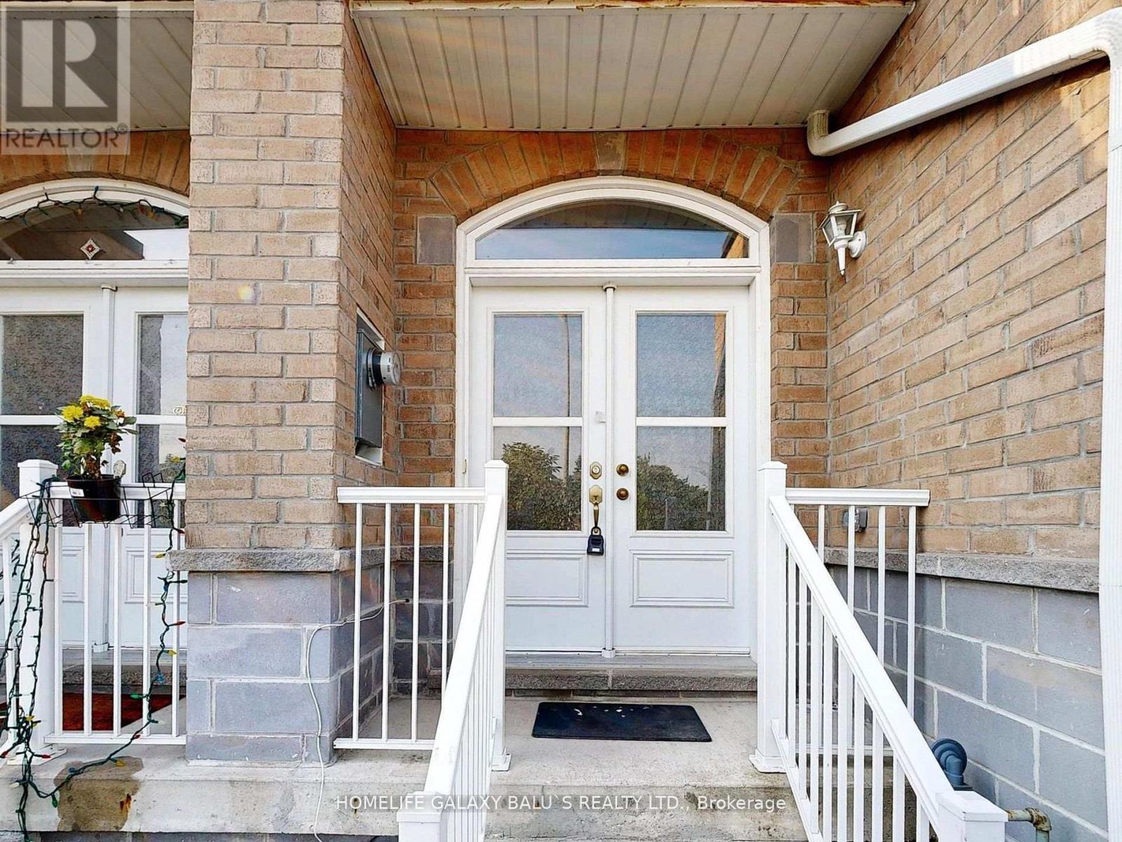 1561 Greenmount Street, Pickering, Ontario  L1X 2J1 - Photo 4 - E12427807