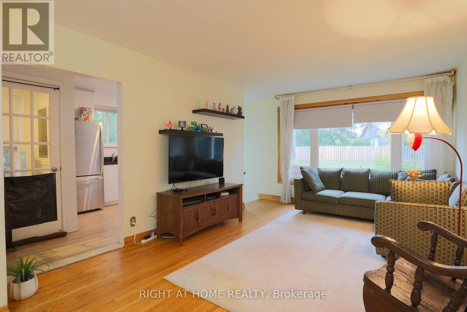 303 Blue Grass Boulevard, Richmond Hill, Ontario  L4C 3H3 - Photo 11 - N12413156