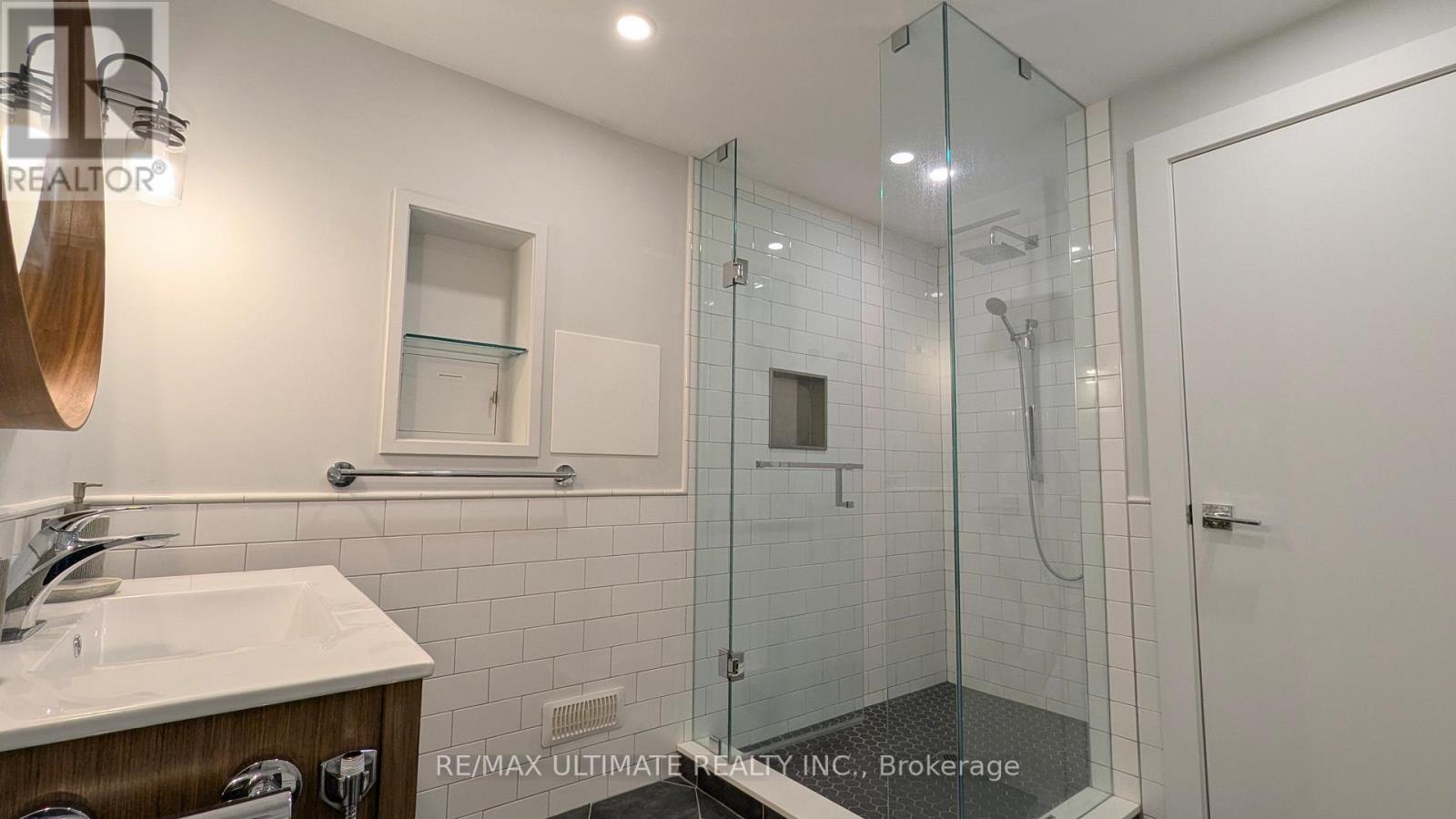 Lower - 1101 Lakeshore Road W, Oakville, Ontario  L6L 1E7 - Photo 20 - W12421636
