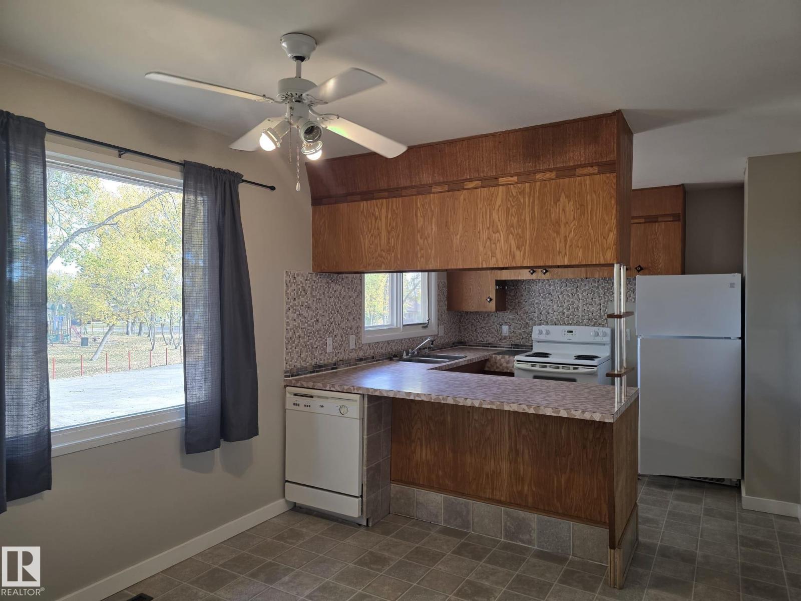 4717 47a Av, Drayton Valley, Alberta  T7A 1H9 - Photo 4 - E4459576